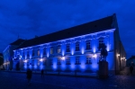 Városháza kék díszkivilágítása