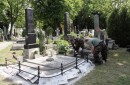 Palotai úti temető sírok rendbehozása 008.JPG