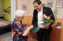 Mészáros Attila önkormányzati képviselő Horváth Józsefnét köszönti 90. születésnapja alkalmából  2014 0005.jpg