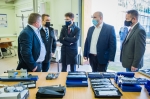 Digitális professzionális mérőeszközöket adtak át a  Széchenyi István Műszaki Technikum részére