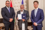  Dr. Lánczi András polgármesteri elismerő emlékérmet kap