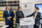 Csekkátadó - Alba Innovár