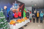 Karácsonyi adományosztás sportolókkal - sajt.táj