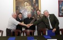 Együttműködési szerződés aláírása a Doni kápolna környezetének rendezésére 015.JPG